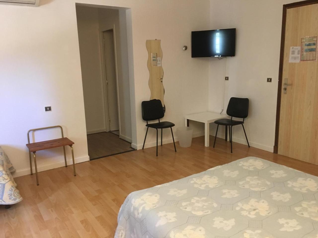 Hotel Restaurant La Garenne Tresserre Dış mekan fotoğraf